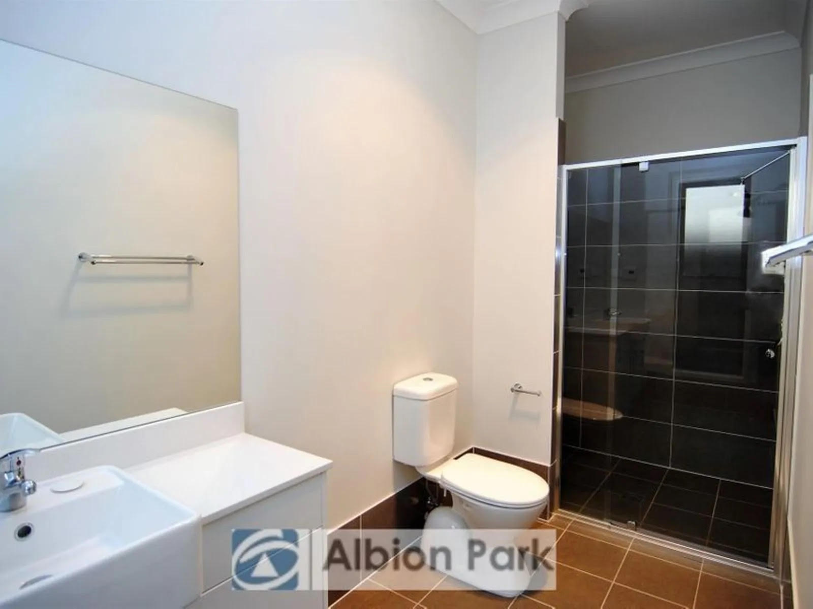 Premium SIL Vacancy – Modern, Fully Accessible Home in Calderwood Estate — Home image 3