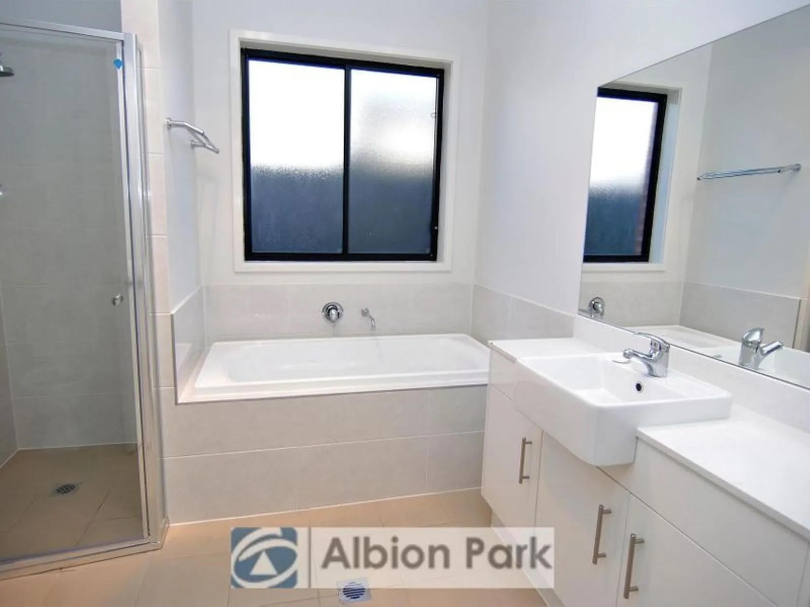 Premium SIL Vacancy – Modern, Fully Accessible Home in Calderwood Estate — Home image 5