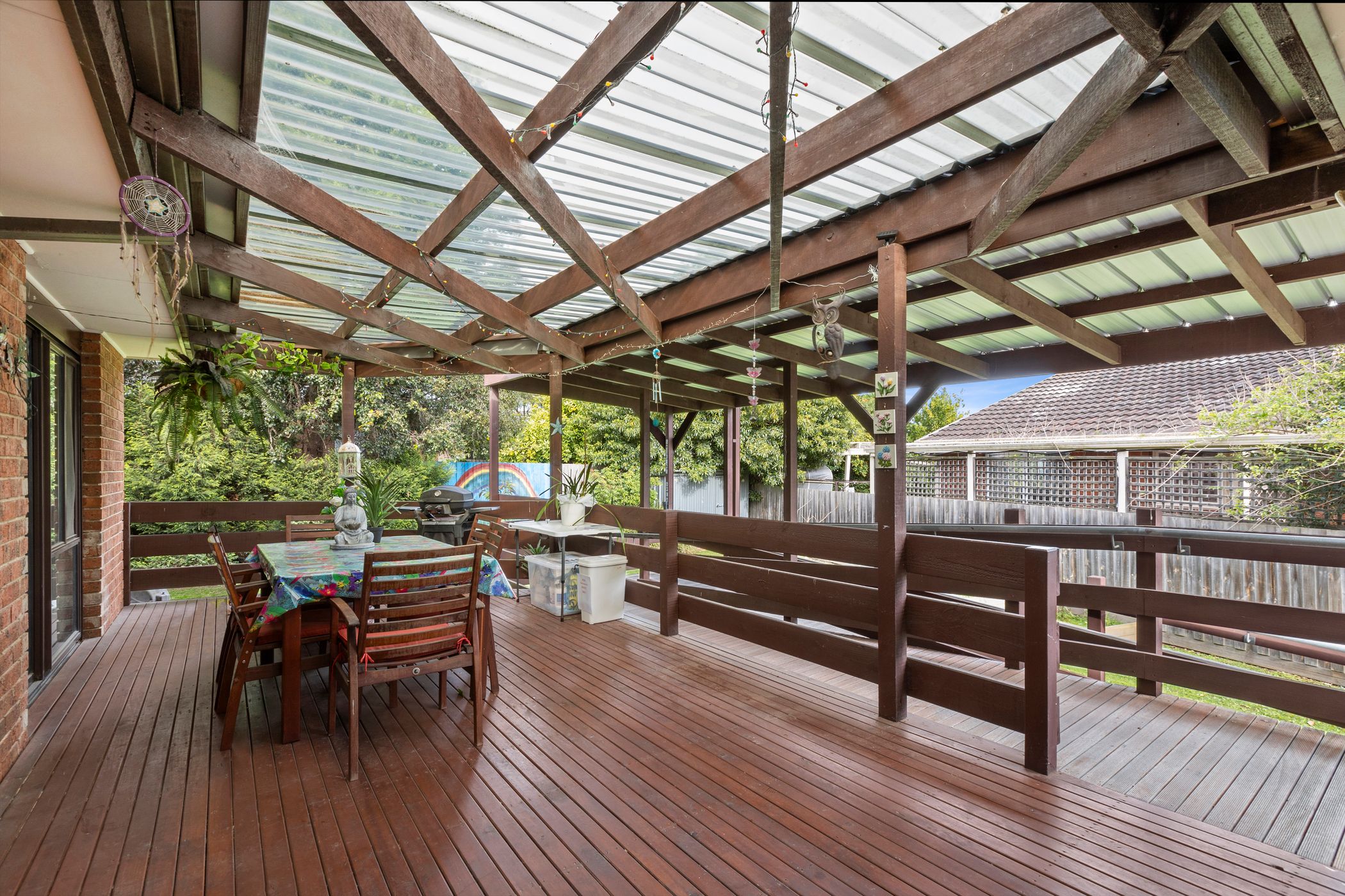 Welcoming home conveniently located Wantirna South — Home image 2