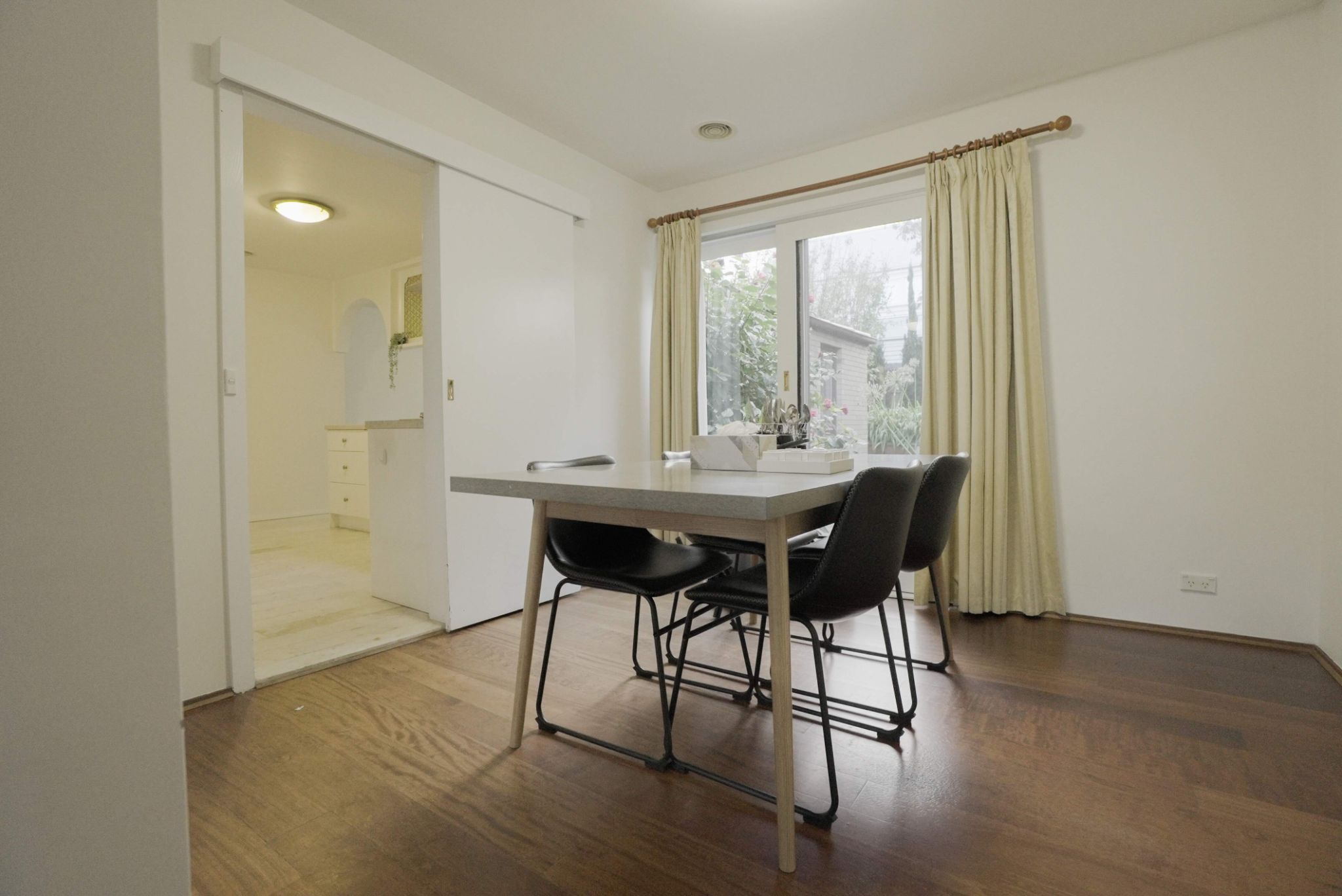 MTA/ SIL - BRIGHTON - 700 meters from Beach - 1 Vacancy Available (1:3 SIL) — Home image 5