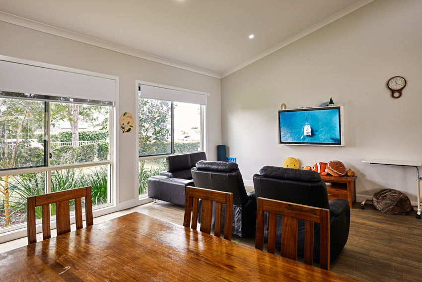 Stunning purpose-built home in Bilambil Heights — Home image 12
