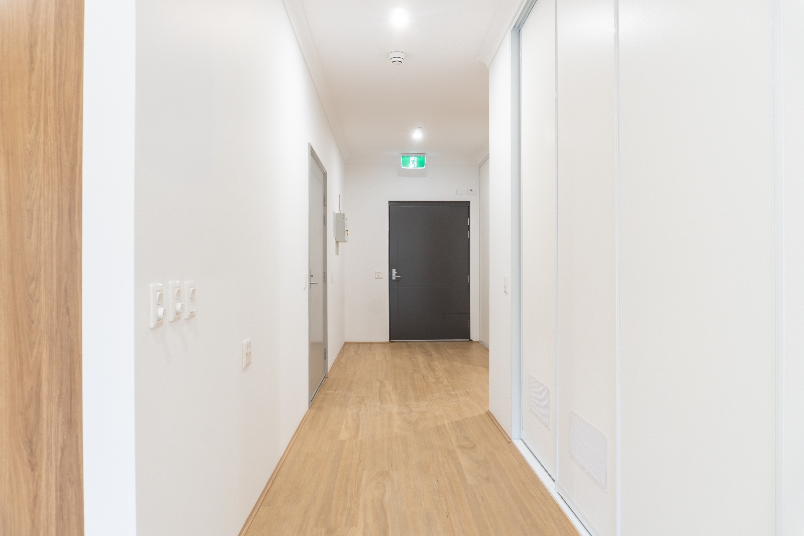 Beautiful Brand New 3 bedroom property right across the park and beach — Home image 3