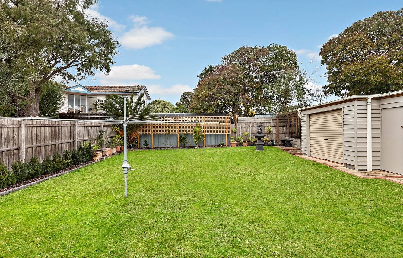 Prime Location SIL Home in Malvern - MTA Available! — Home image 2