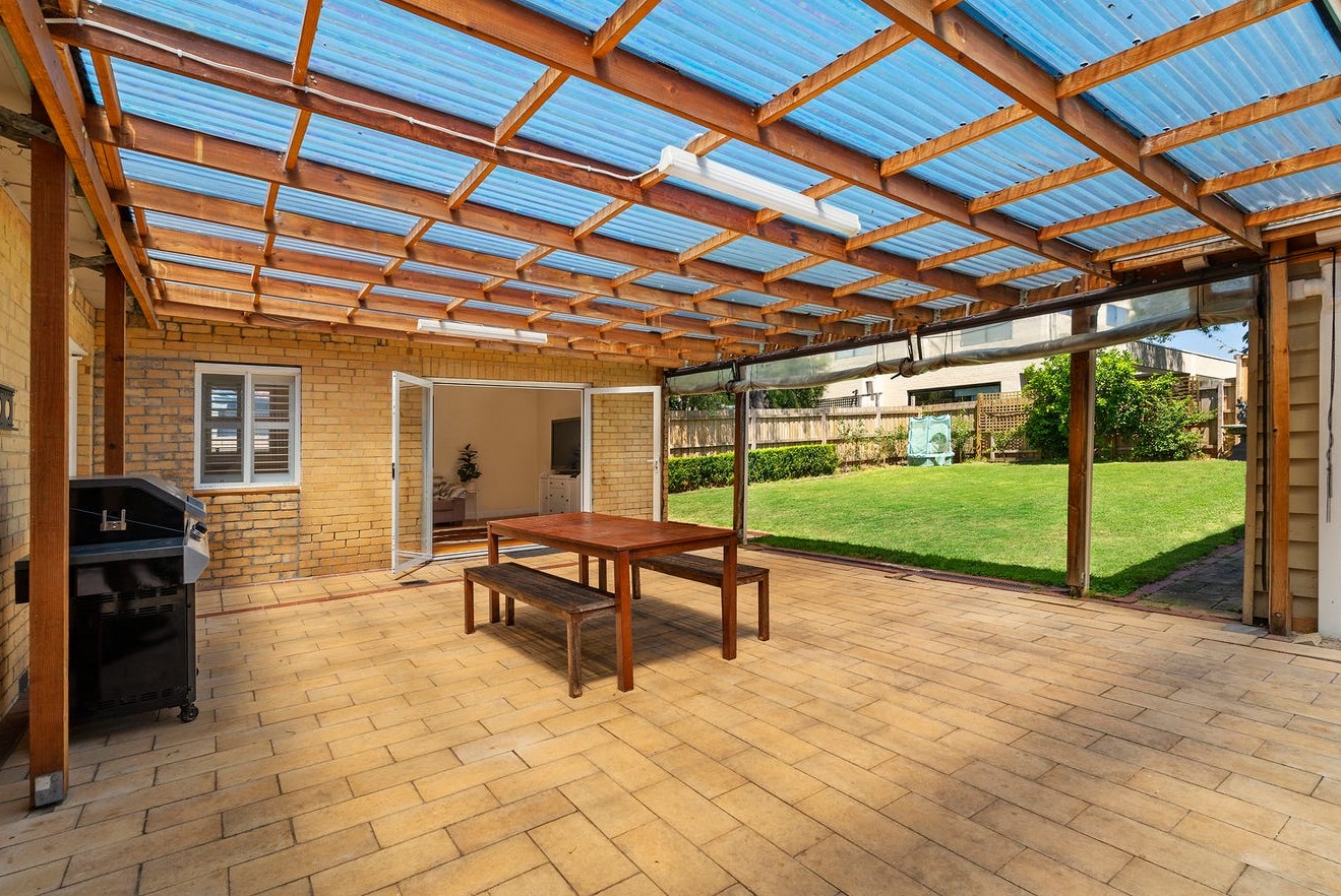 Prime Location SIL Home in Malvern - MTA Available! — Home image 3