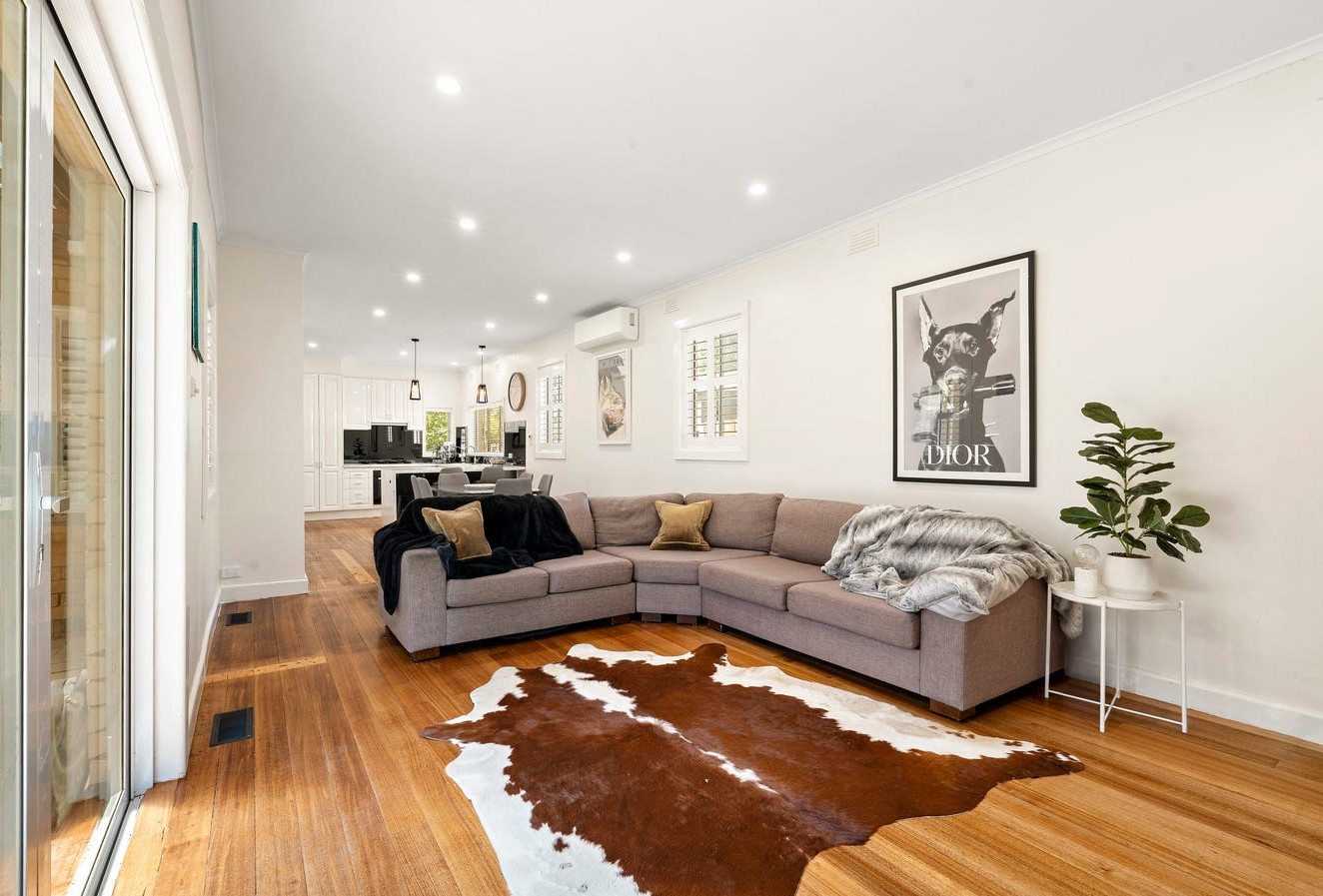 Prime Location SIL Home in Malvern - MTA Available! — Home image 4