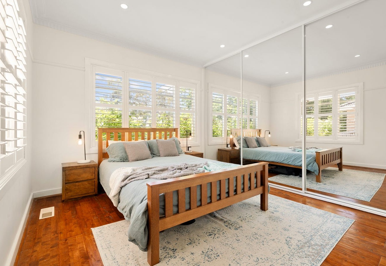 Prime Location SIL Home in Malvern - MTA Available! — Home image 5