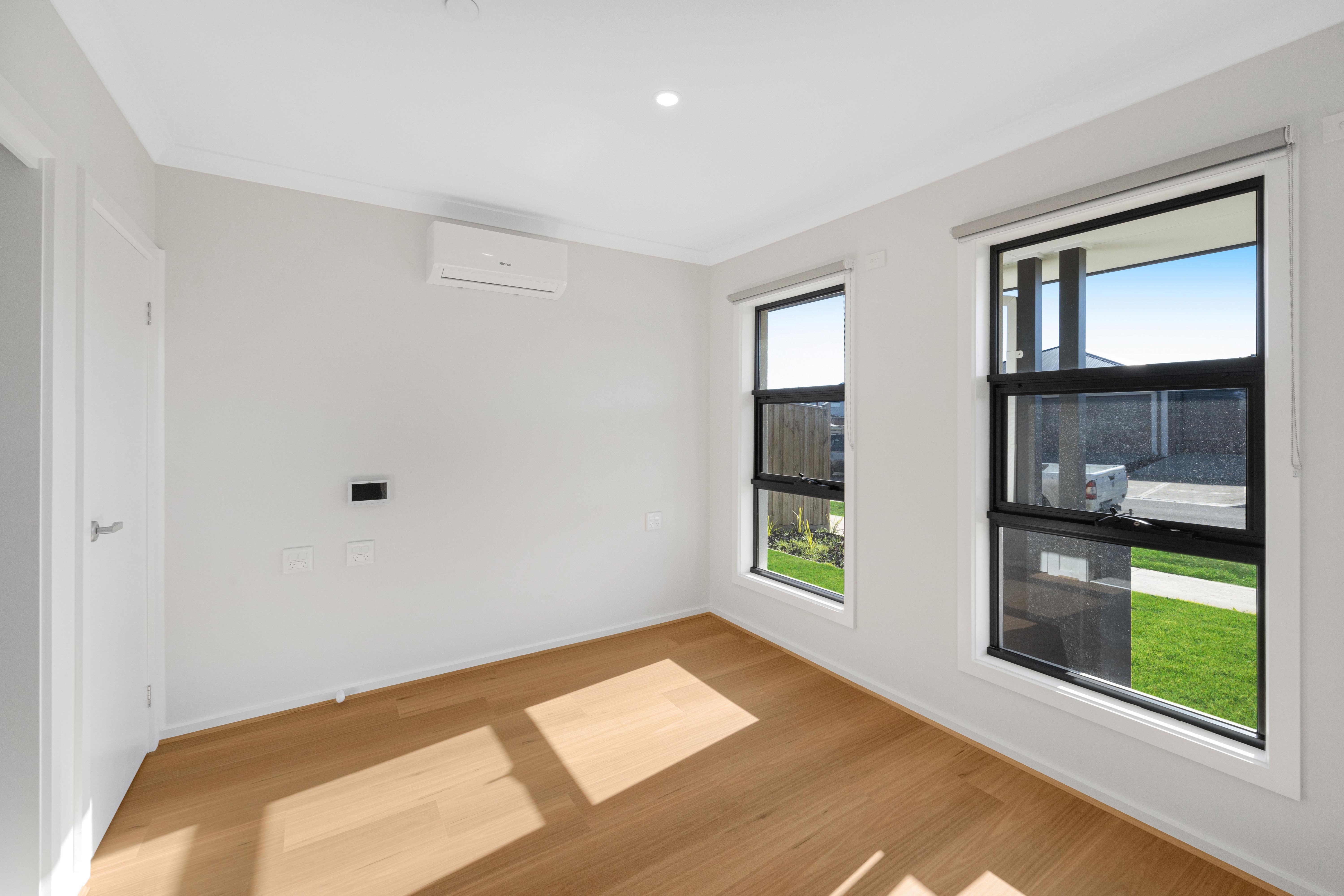 Dream 2+OOA HPS SDA Home in Lynbrook – Convenience & Lifestyle All in One — Home image 2