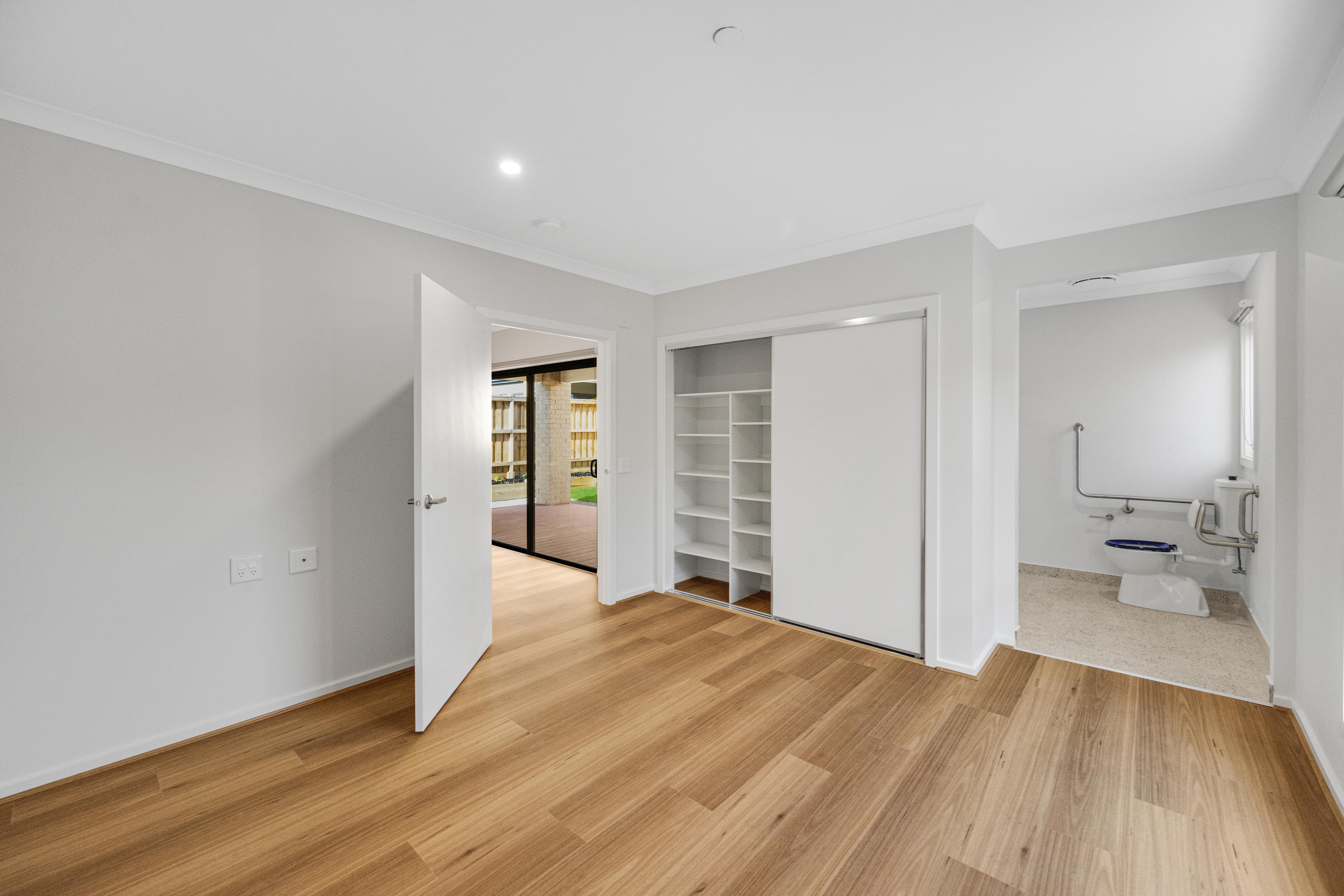 Dream 2+OOA HPS SDA Home in Lynbrook – Convenience & Lifestyle All in One — Home image 4