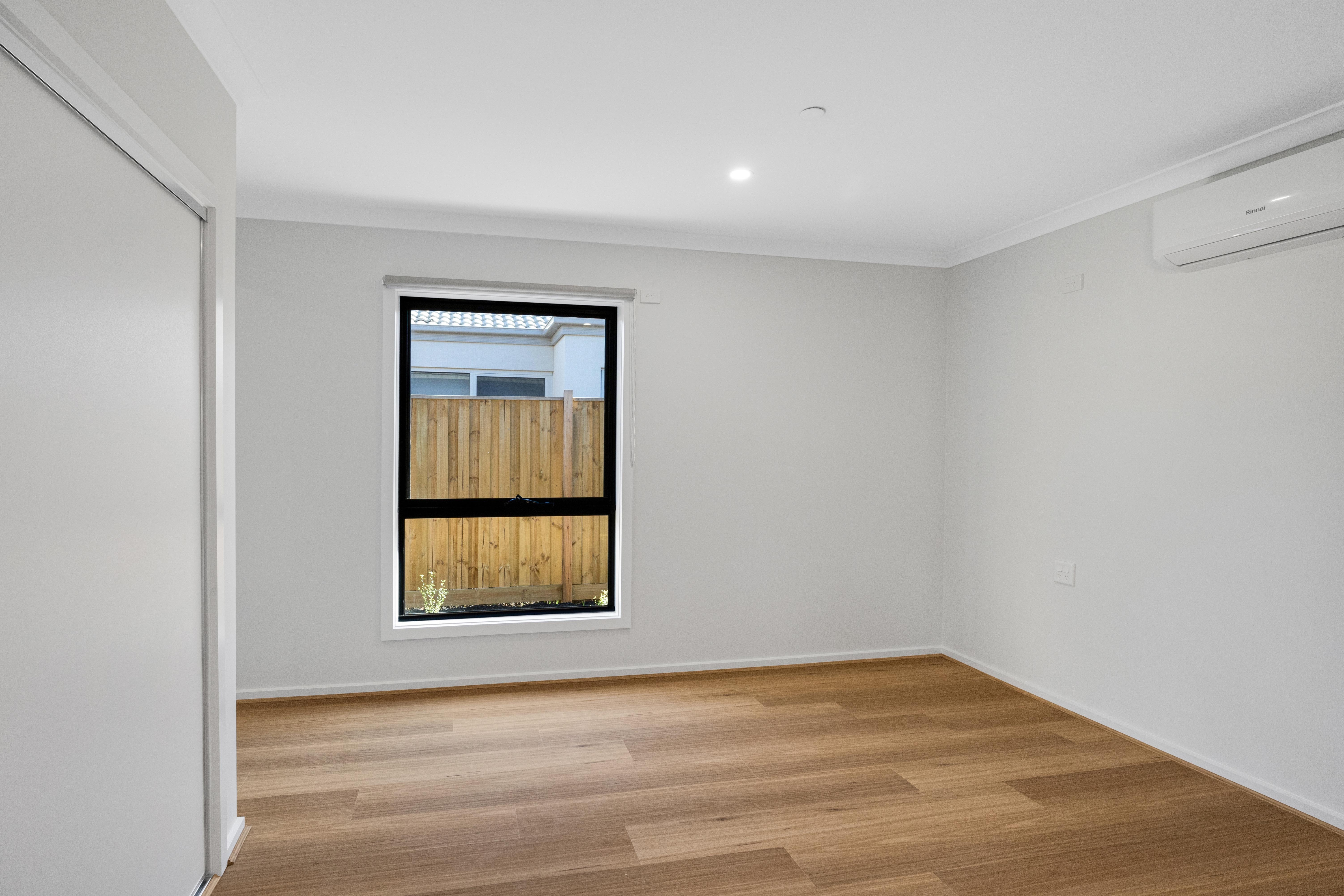 Dream 2+OOA HPS SDA Home in Lynbrook – Convenience & Lifestyle All in One — Home image 5