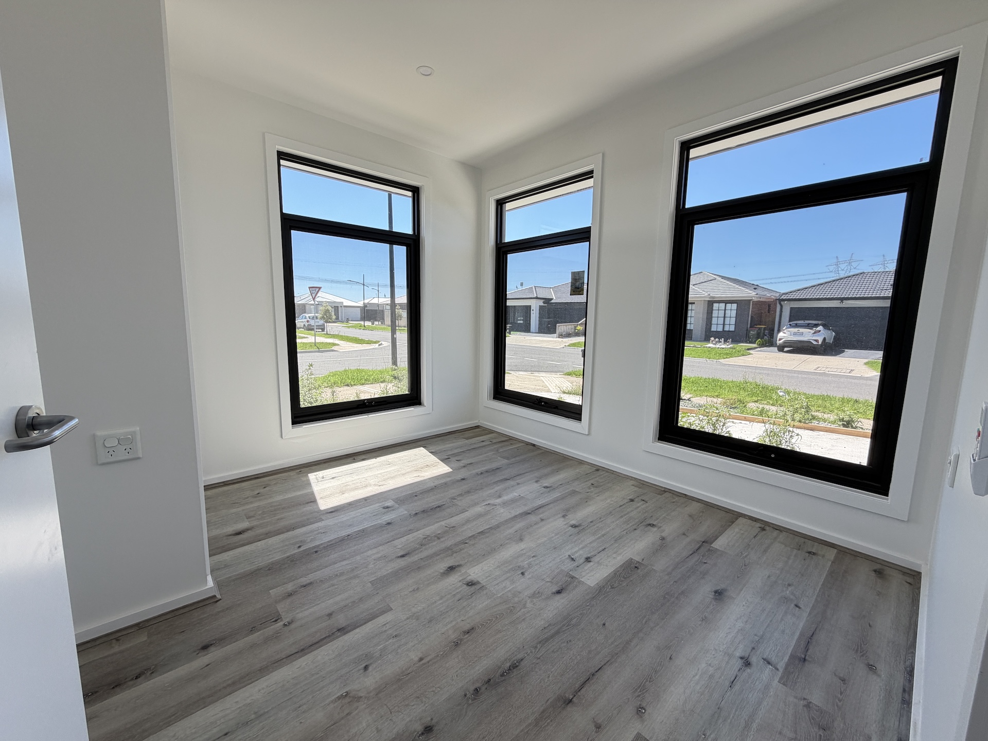 Light-Filled & Flexible Living — 2+OOA HPS SDA Home in Wollert — Home image 6