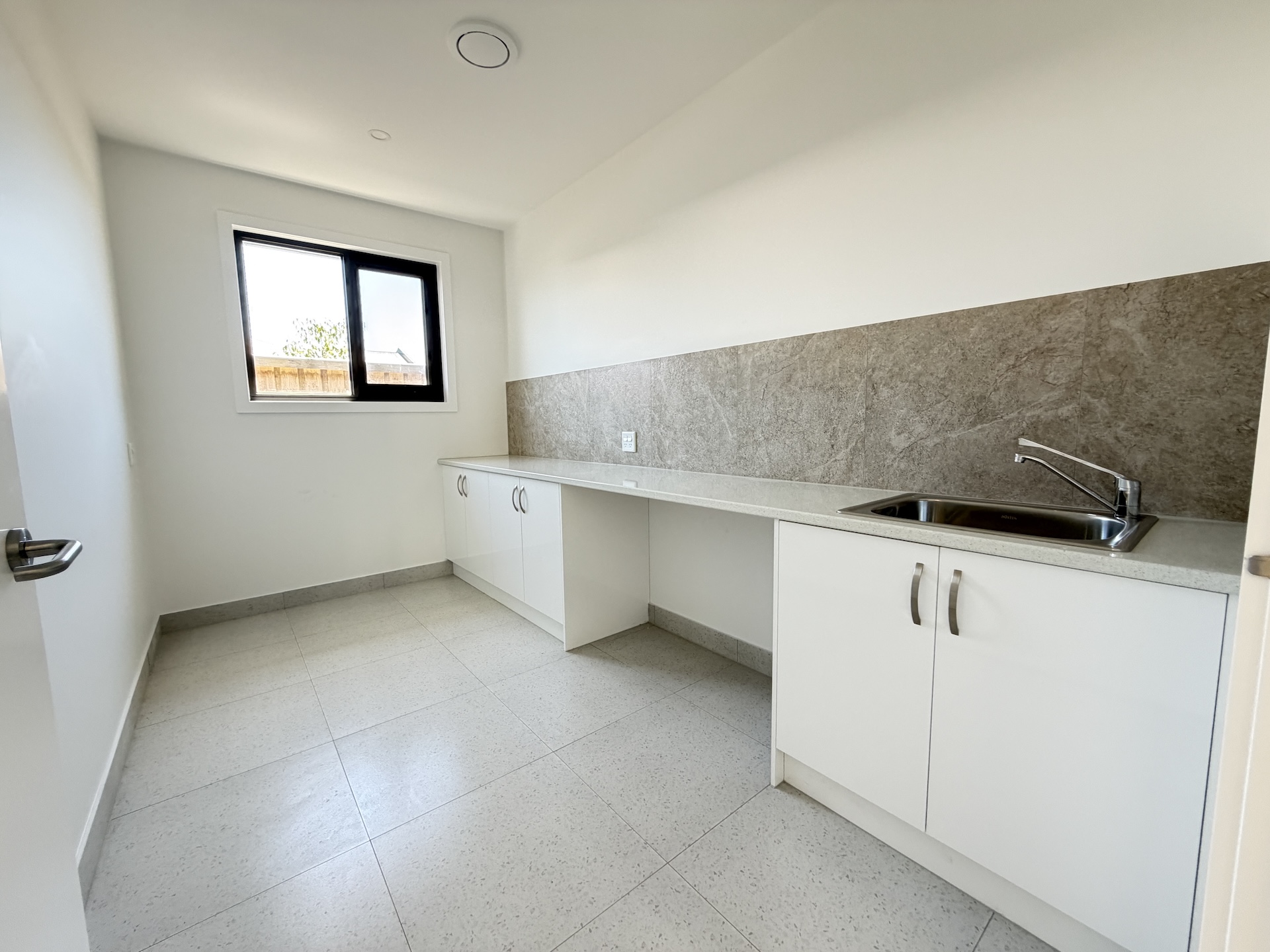 Light-Filled & Flexible Living — 2+OOA HPS SDA Home in Wollert — Home image 9