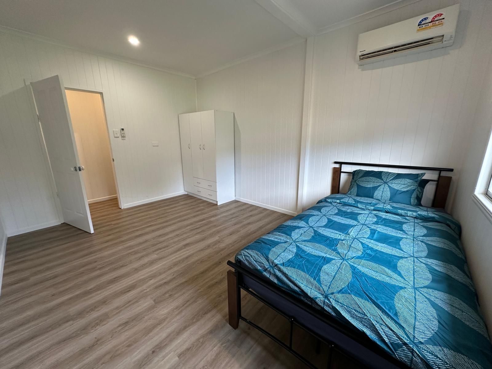 4 Bedrooms + separate living areas + OOA — Home image 10