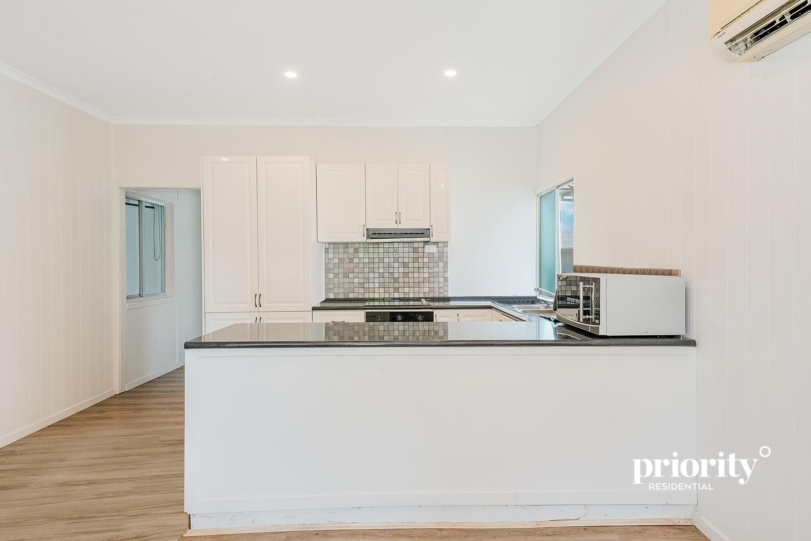 4 Bedrooms + separate living areas + OOA — Home image 11