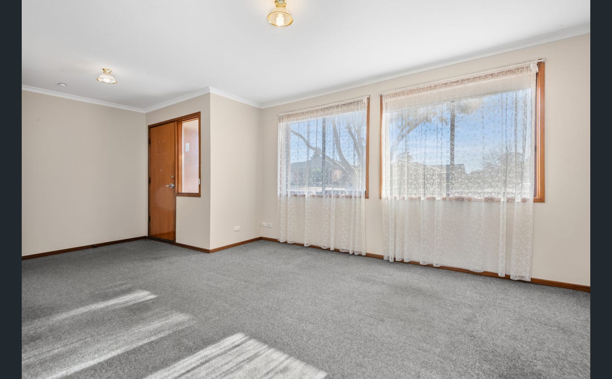 New House in Kangaroo Flat, VIC — Home image 2