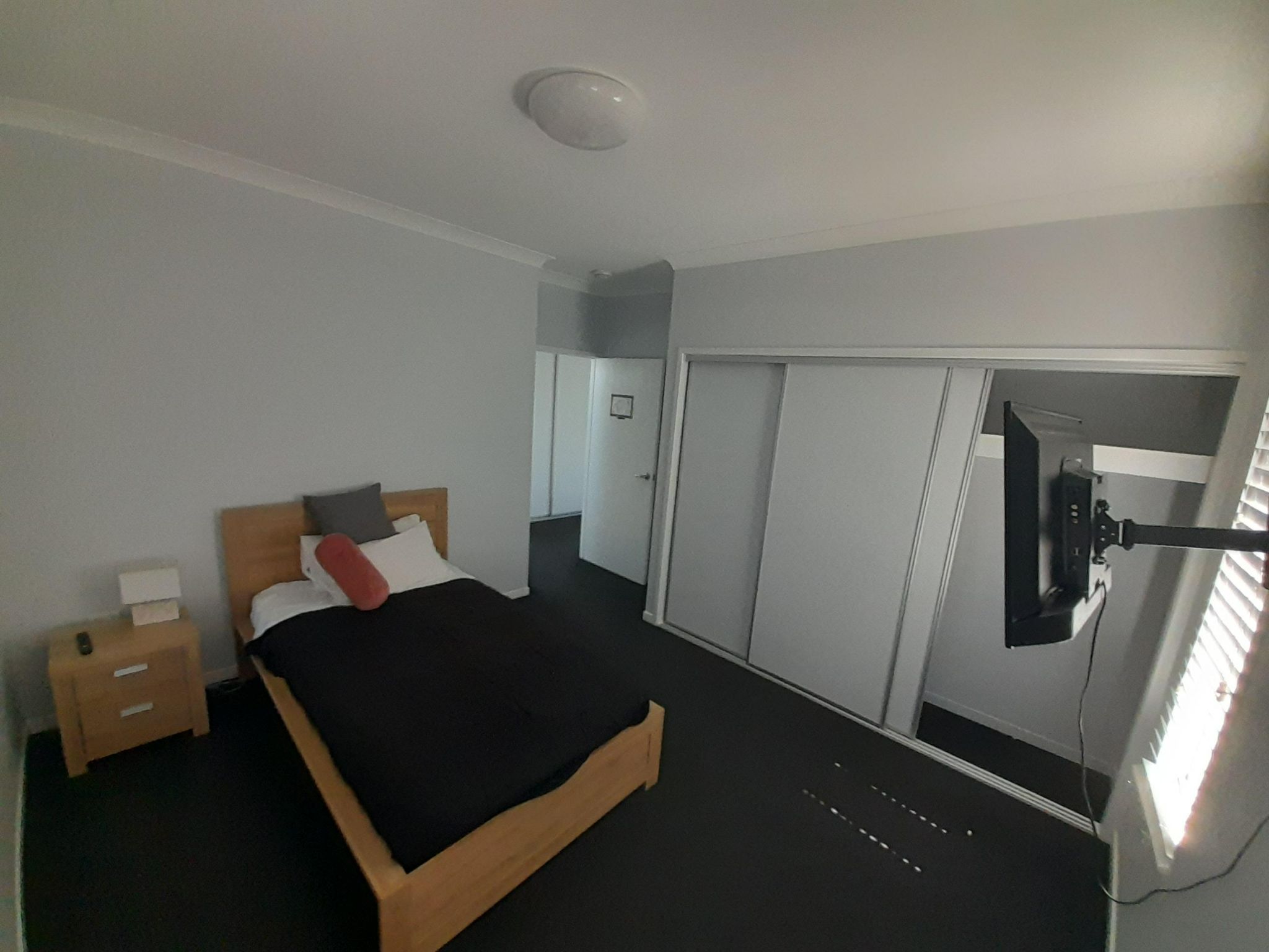 Lake House, Caboolture — Home image 6