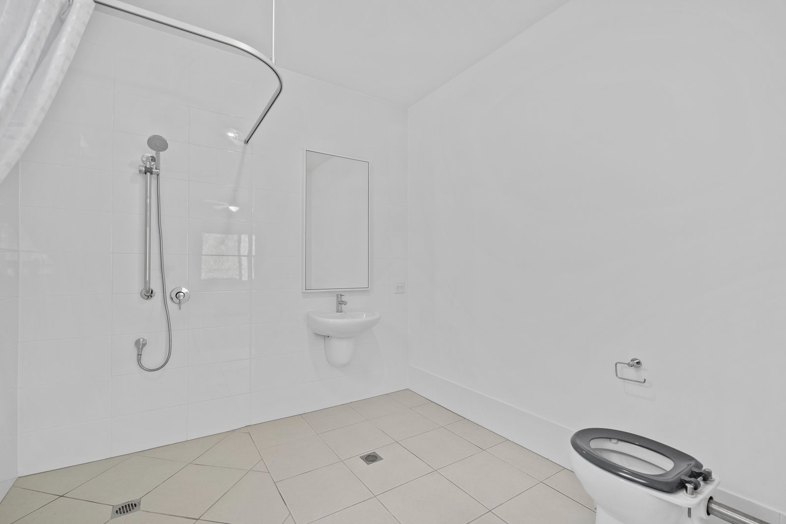 3 Resident High Physical Support House - Available Now — Home image 2