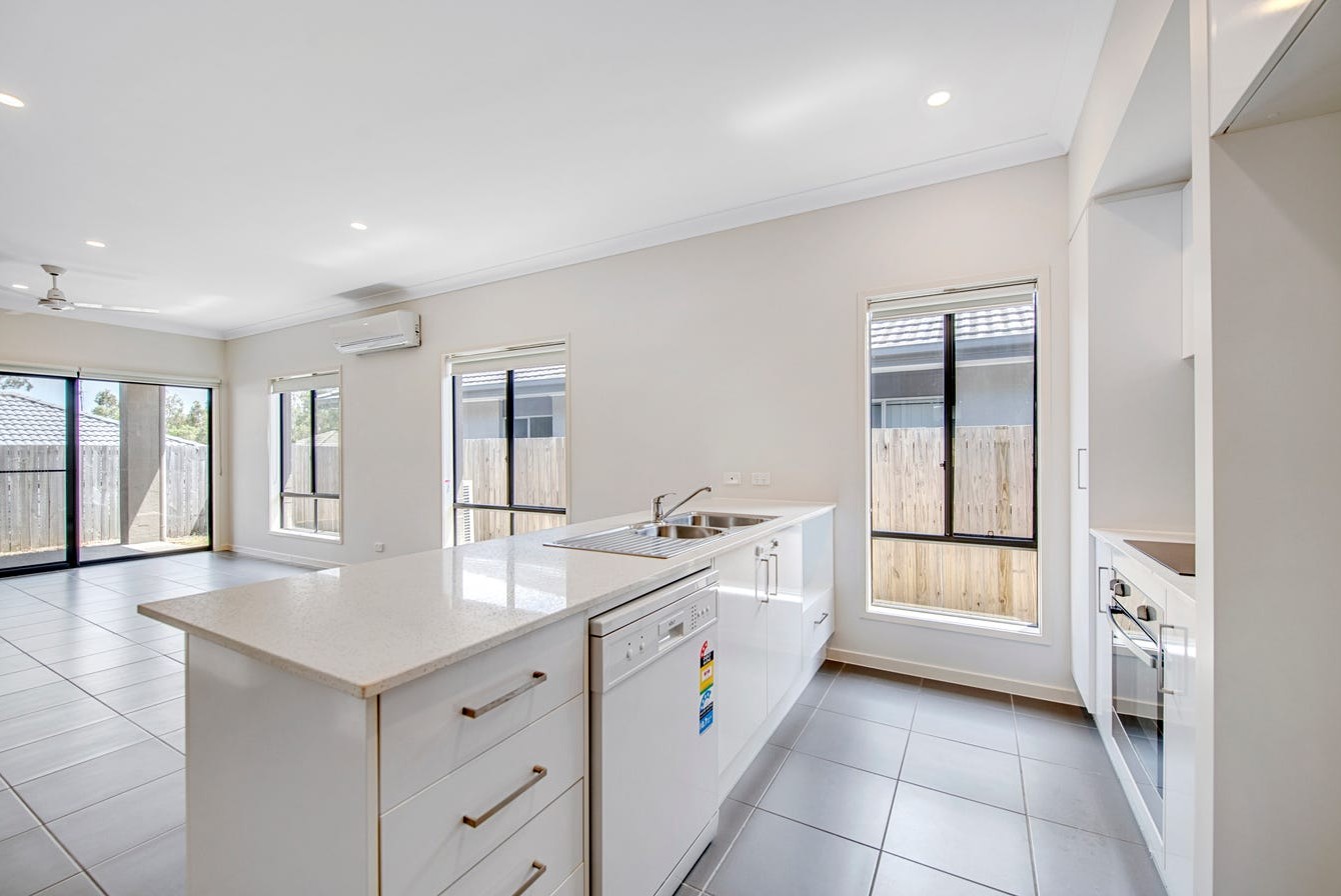 SIL - Pimpama on the Gold Coast — Home image 4