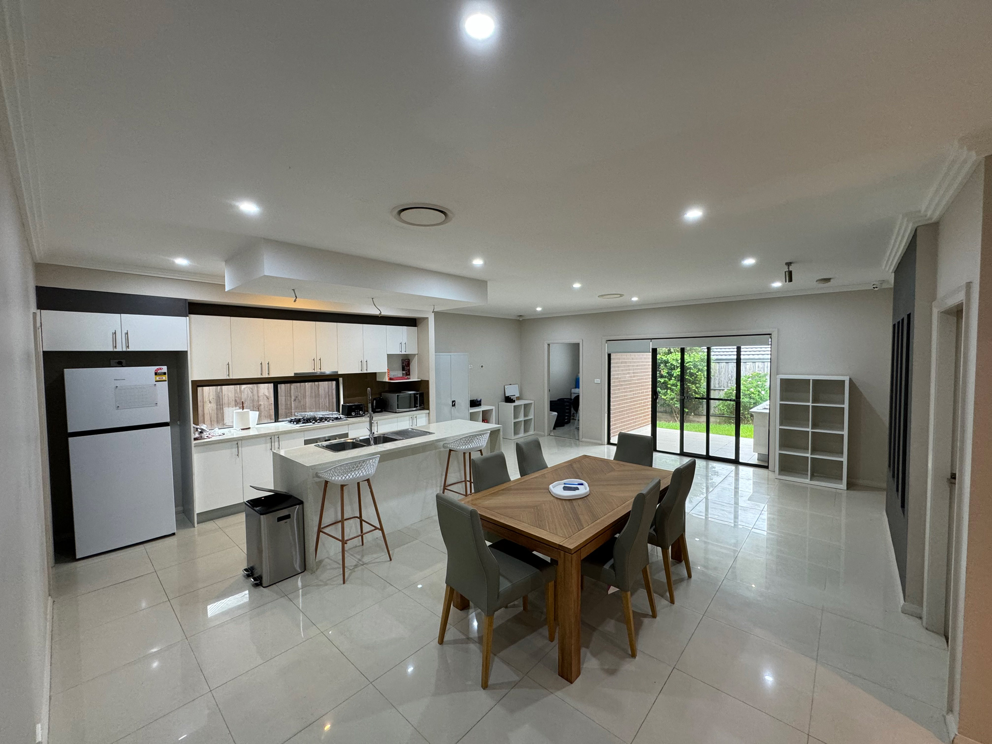 The Ponds / Kellyville - 4 Bed 3 Bath - NEW SIL Home — Home image 2