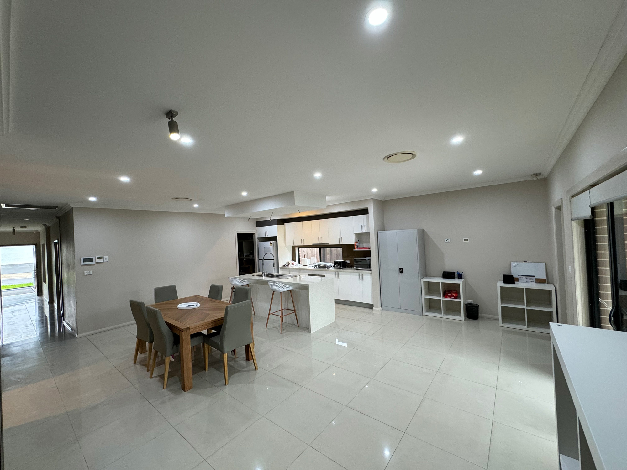 The Ponds / Kellyville - 4 Bed 3 Bath - NEW SIL Home — Home image 3