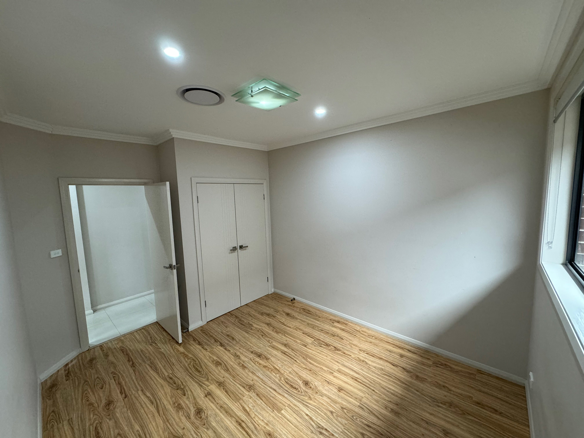 The Ponds / Kellyville - 4 Bed 3 Bath - NEW SIL Home — Home image 2