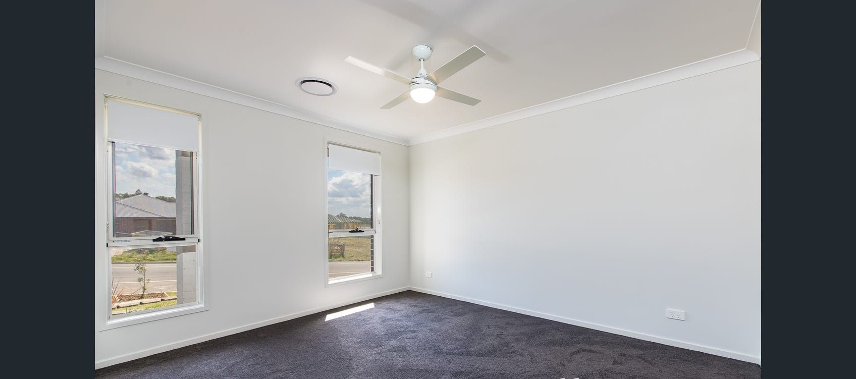 Modern SIL Home located in quiet estate in Farley — Home image 4