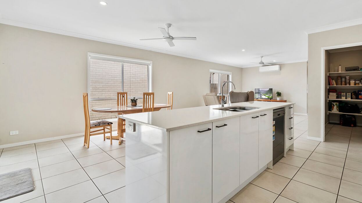 Enjoy Modern Living in Banya, Sunshine Coast — Home image 2