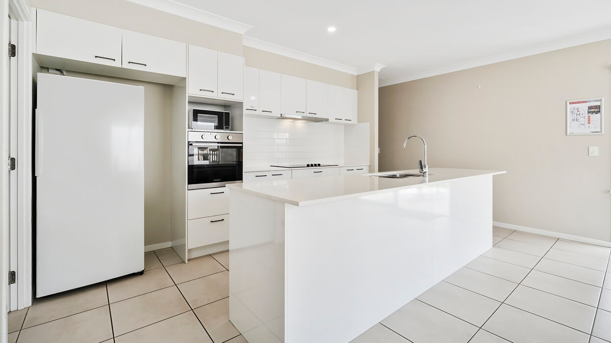 Enjoy Modern Living in Banya, Sunshine Coast — Home image 6