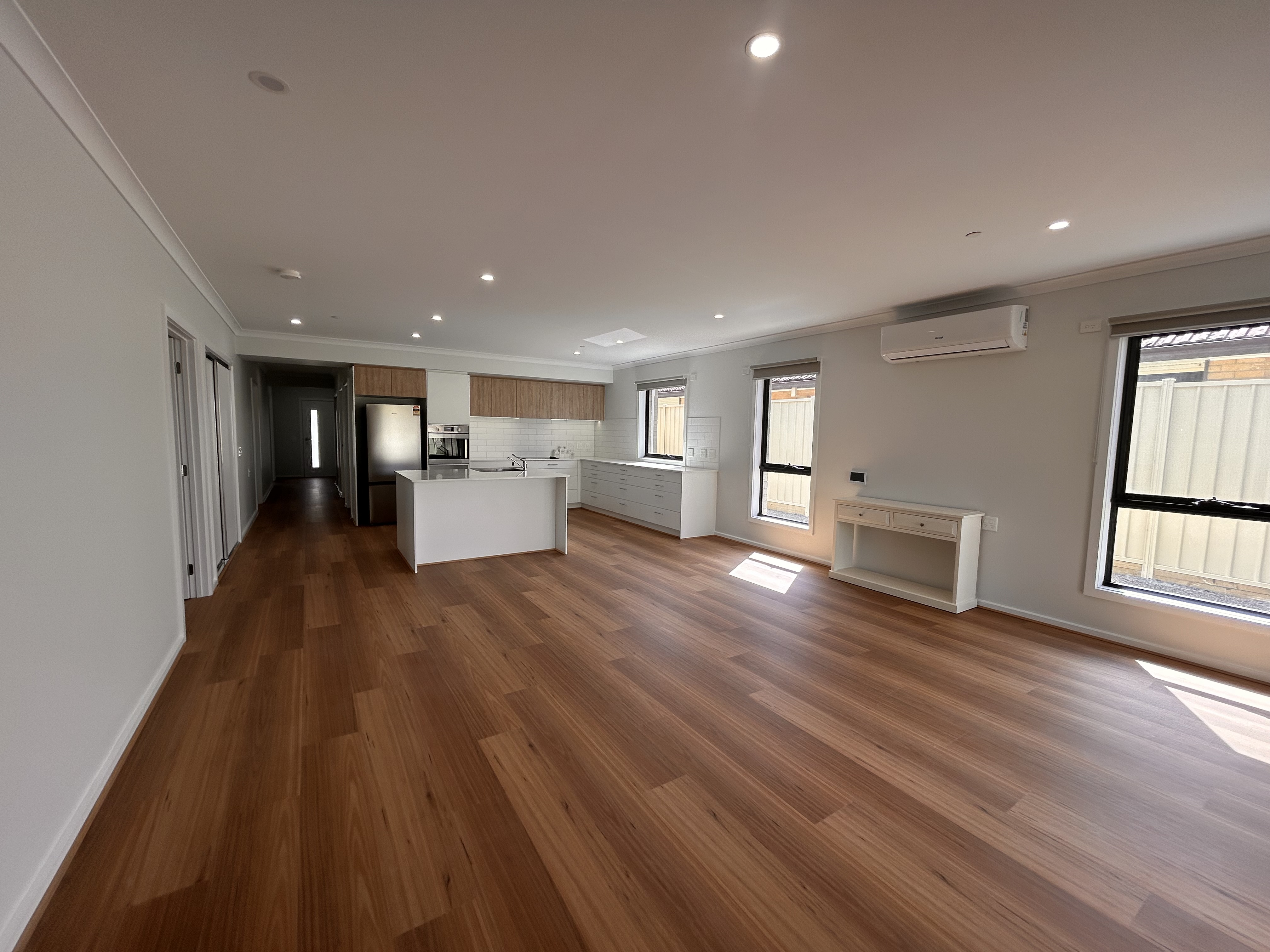 Sunshine West — Home image 2
