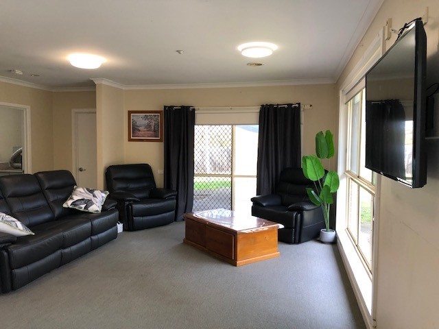 Perfectly placed in leafy Greensborough — Home image 4