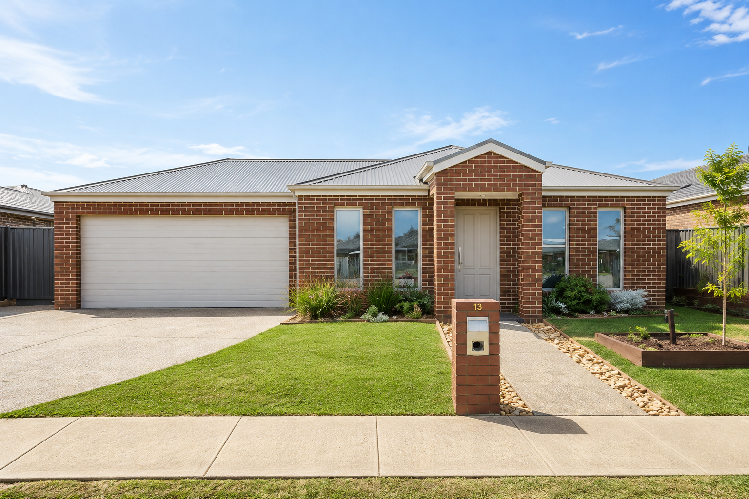 Beautiful Home in Lara, VIC — Home image 1