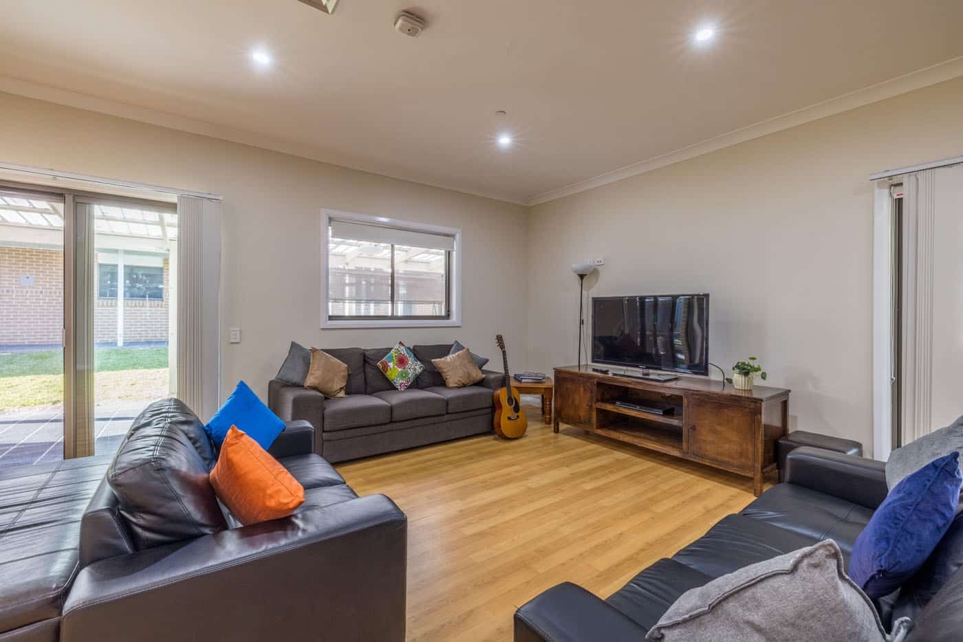 Modern Villa on a quiet street in Ryde — Home image 8