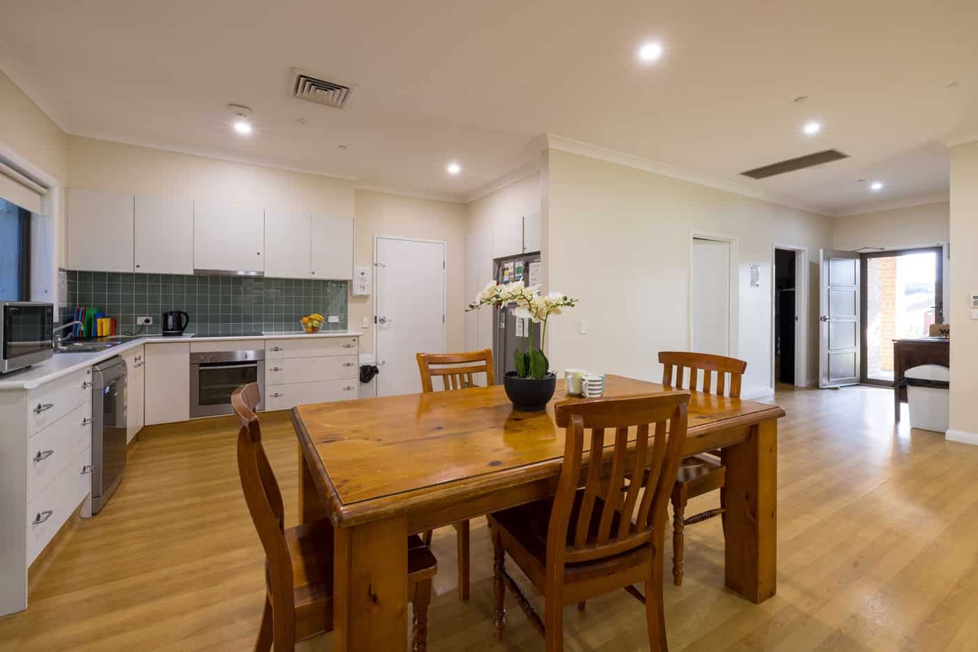 Modern Villa on a quiet street in Ryde — Home image 9