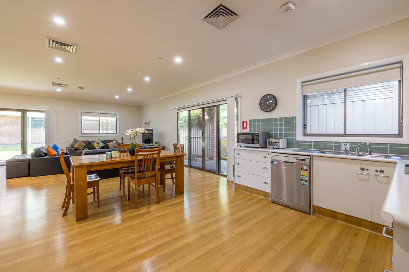 Modern Villa on a quiet street in Ryde — Home image 10