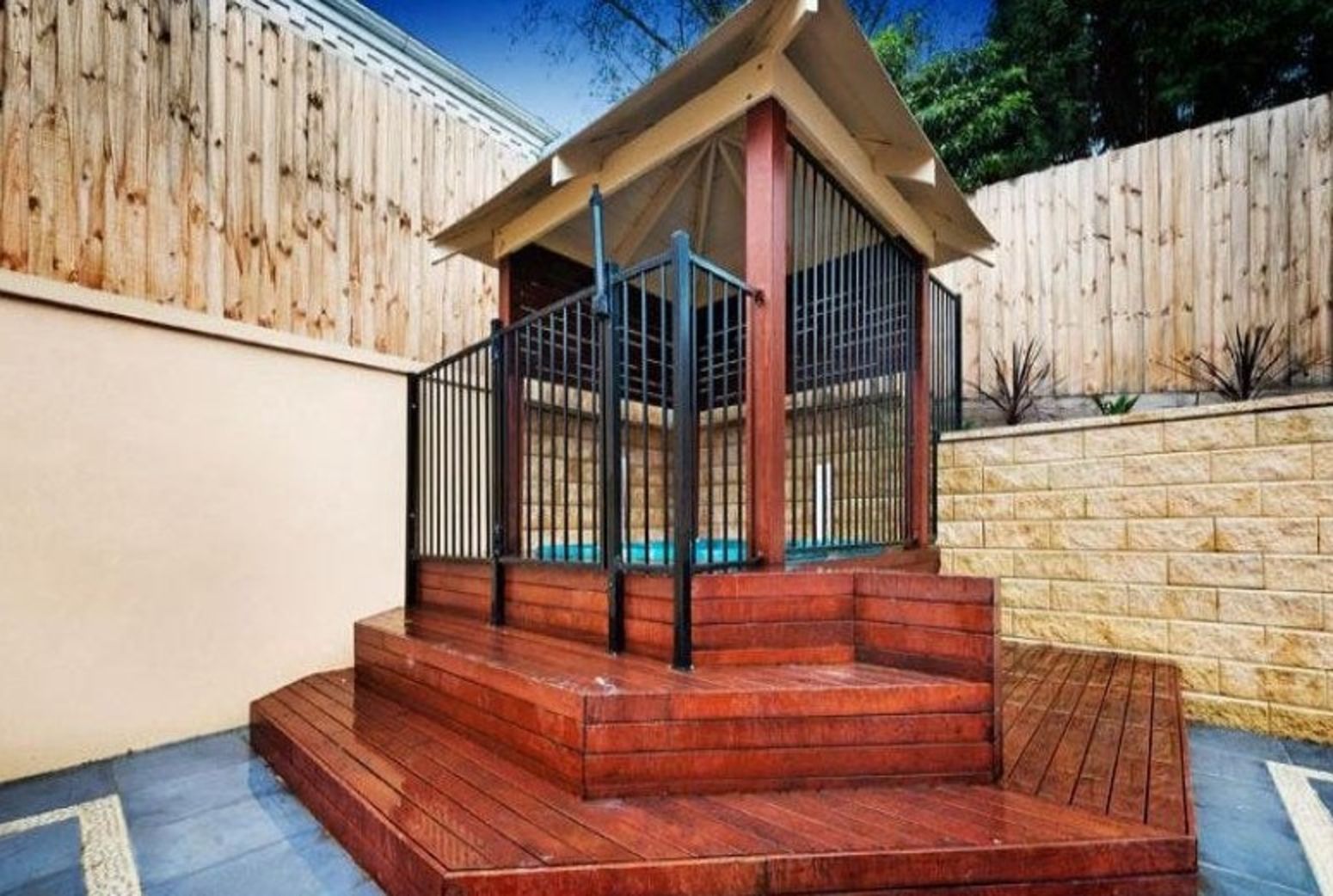 Beautiful Accessible SIL Home in Doncaster — Home image 2