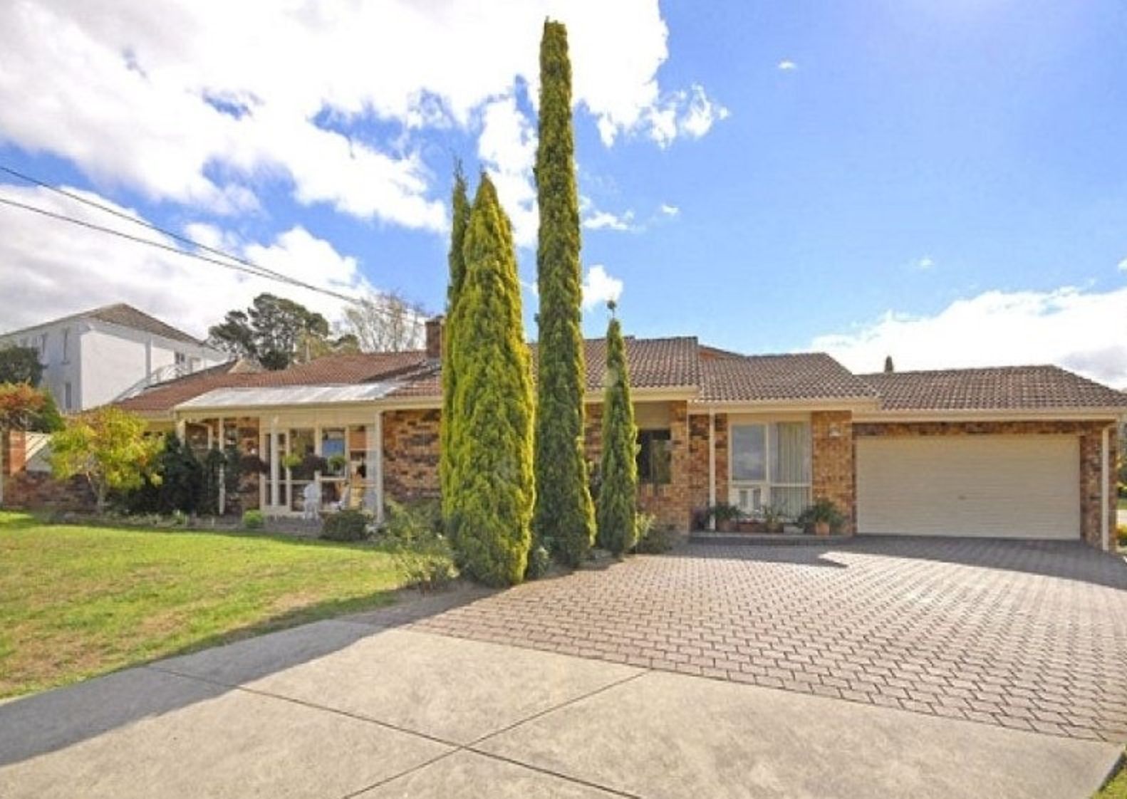 Beautiful Accessible SIL Home in Doncaster — Home image 3