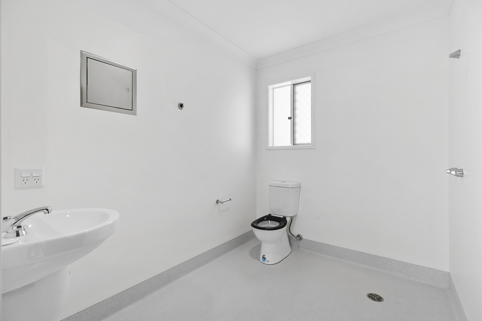 POINT VERNON QLD – ROBUST HOUSE — Home image 5