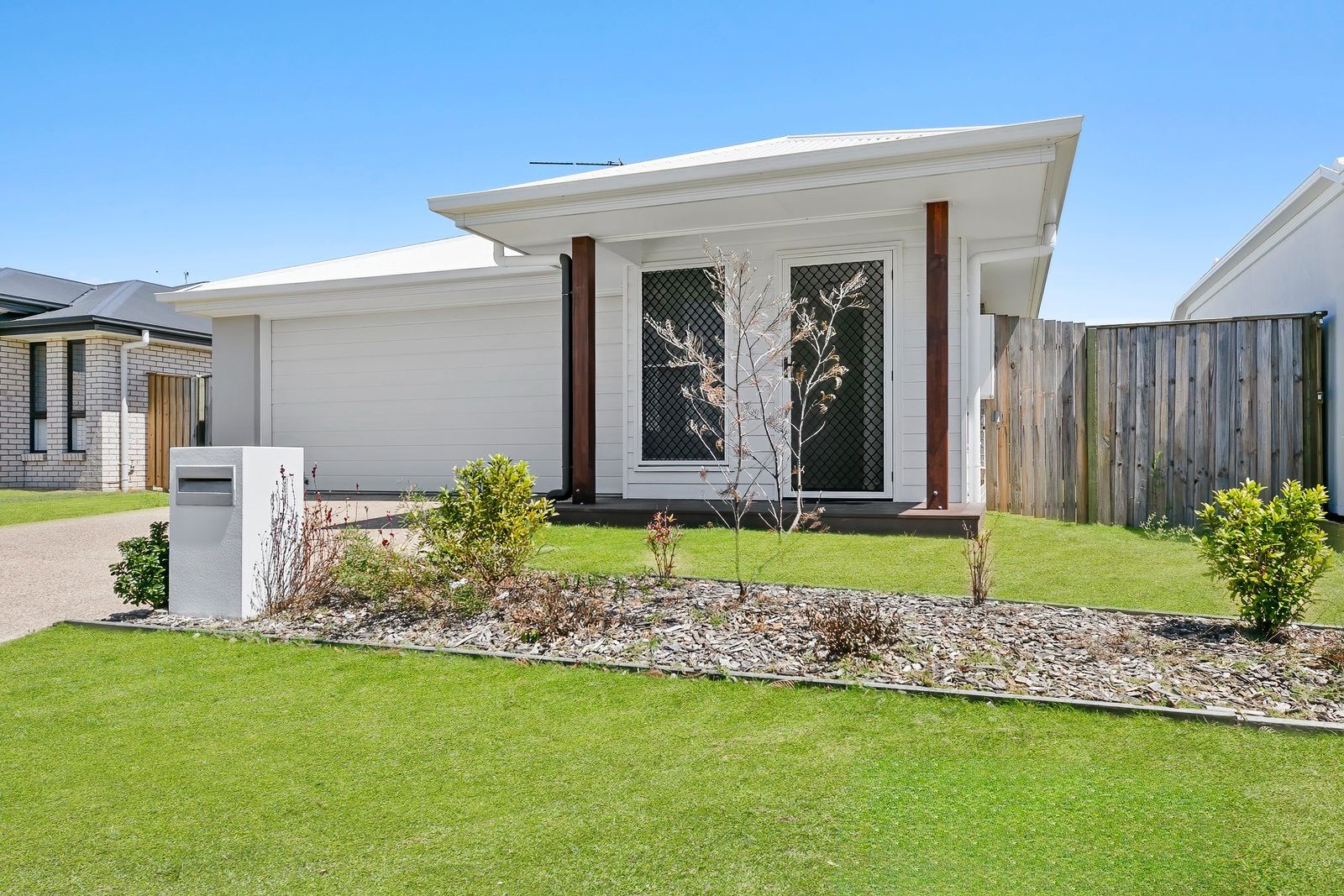 POINT VERNON QLD – ROBUST HOUSE — Home image 10
