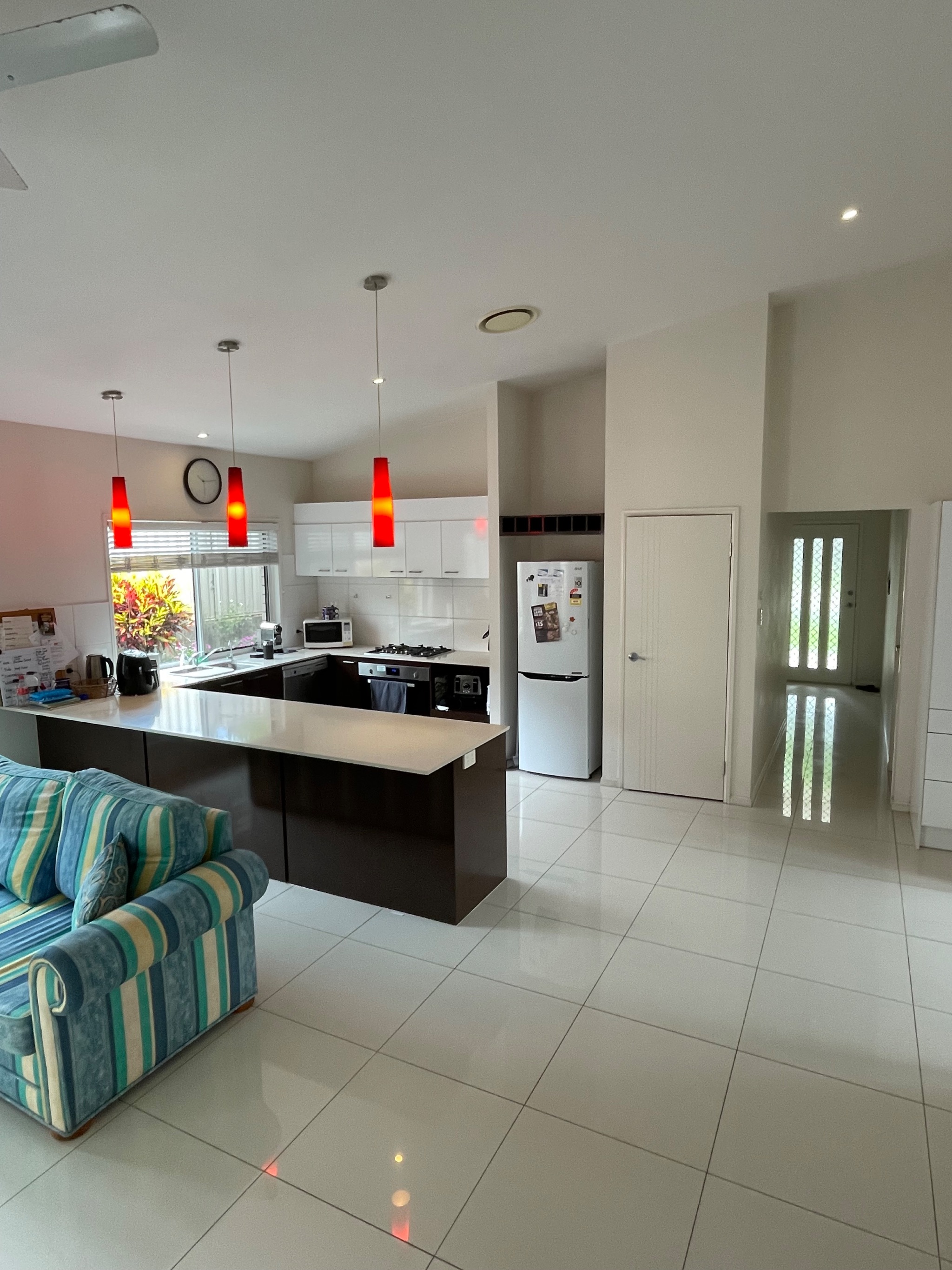 Bedroom with ensuite, aircon and undercover parking awaits you! — Home image 3