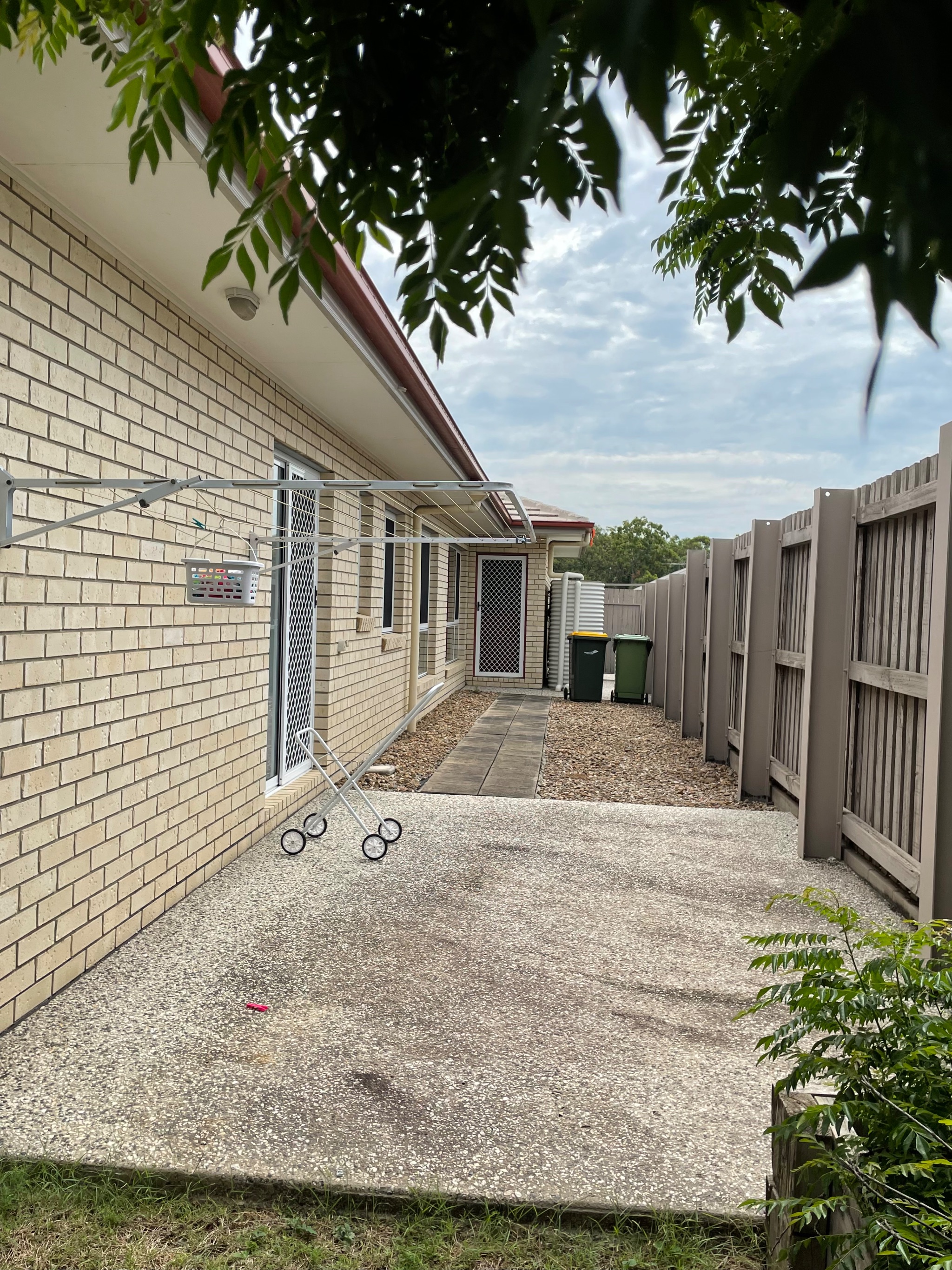 Bedroom with ensuite, aircon and undercover parking awaits you! — Home image 7