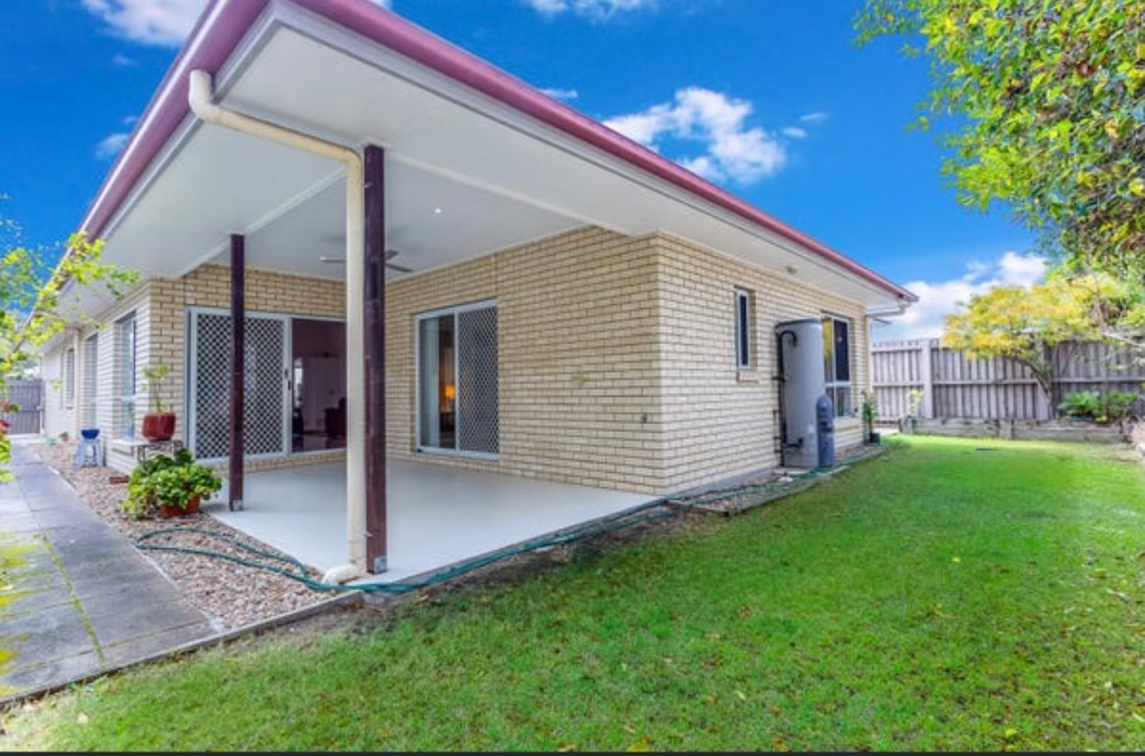 Bedroom with ensuite, aircon and undercover parking awaits you! — Home image 11