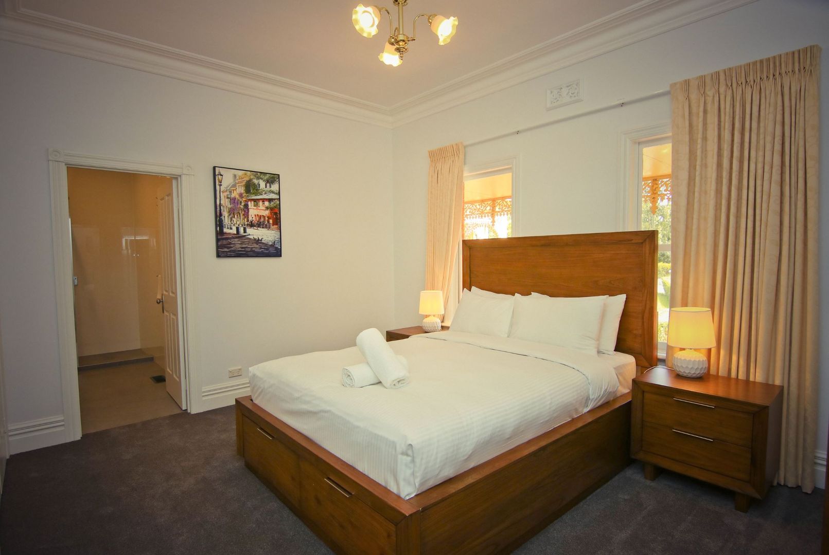 Tranquil country setting; city access within reach — Home image 6