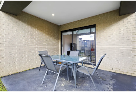 Contemporary Living with 3 Rooms Available! — Home image 9