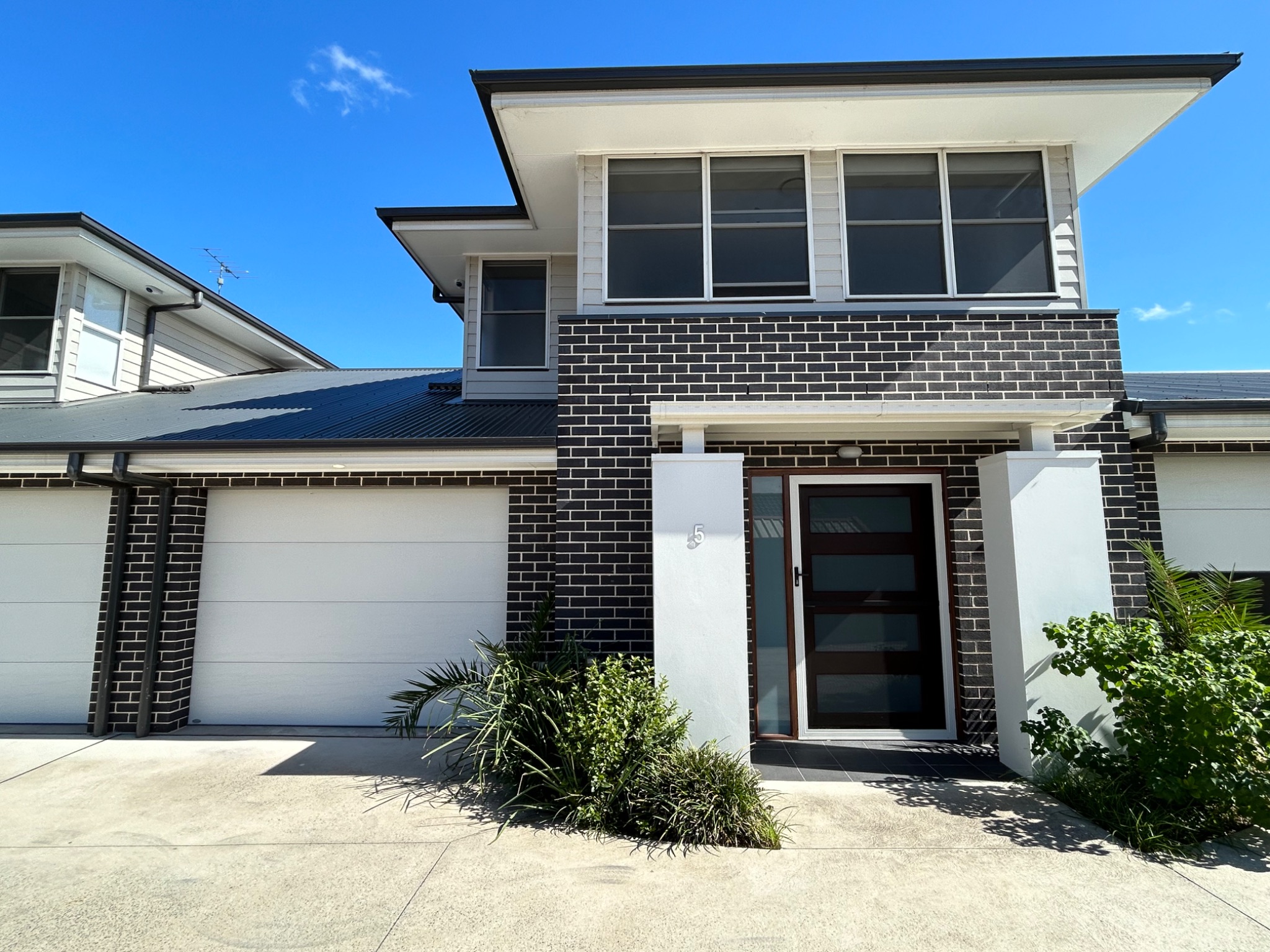 Jo Brown — Home image 3