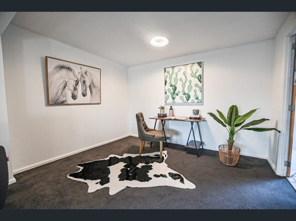 SIL Home Klemzig! Bedroom Only available, it comes with a private Studio/study room. — Home image 9