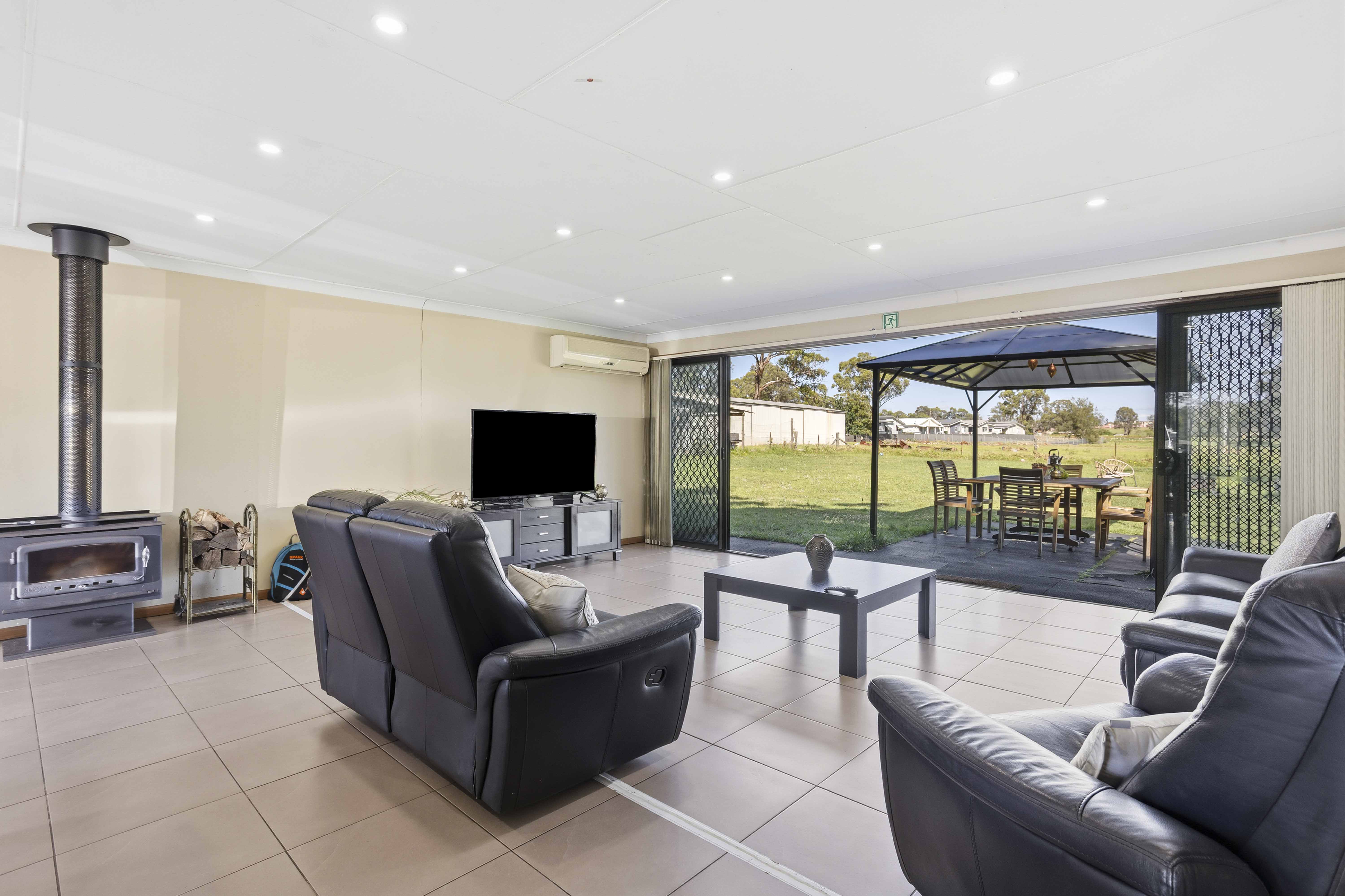 Modern & Spacious Farmhouse - SIL Home — Home image 3