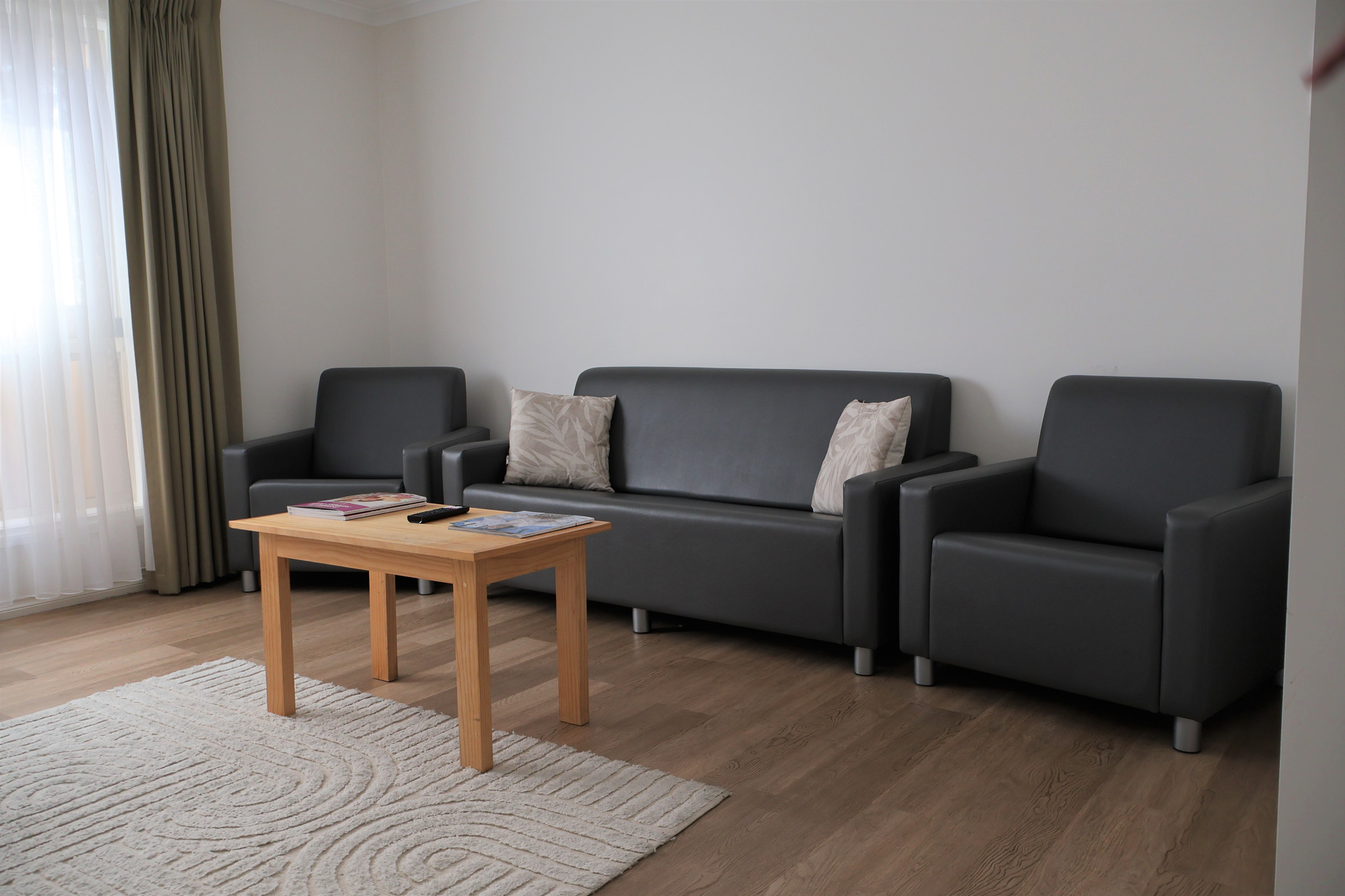 Lovely Ferryden Park Home - join two other males 1:3 SIL — Home image 11