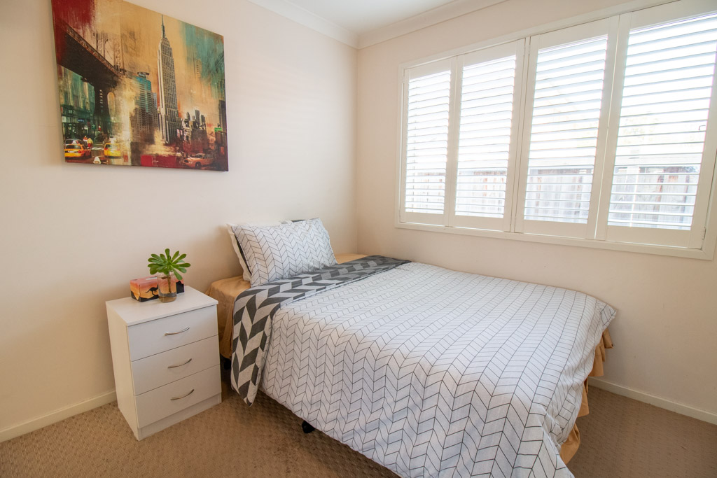 Beautiful Spacious Home in the Rapidly expanding Cranbourne West — Home image 2