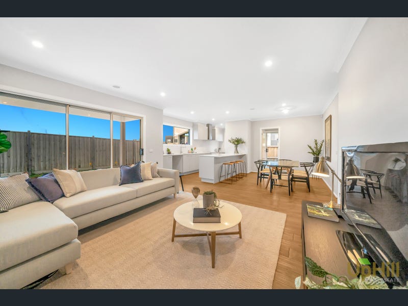 30 Greenwich Drive, Berwick 3806 — Home image 2