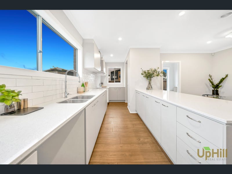 30 Greenwich Drive, Berwick 3806 — Home image 6