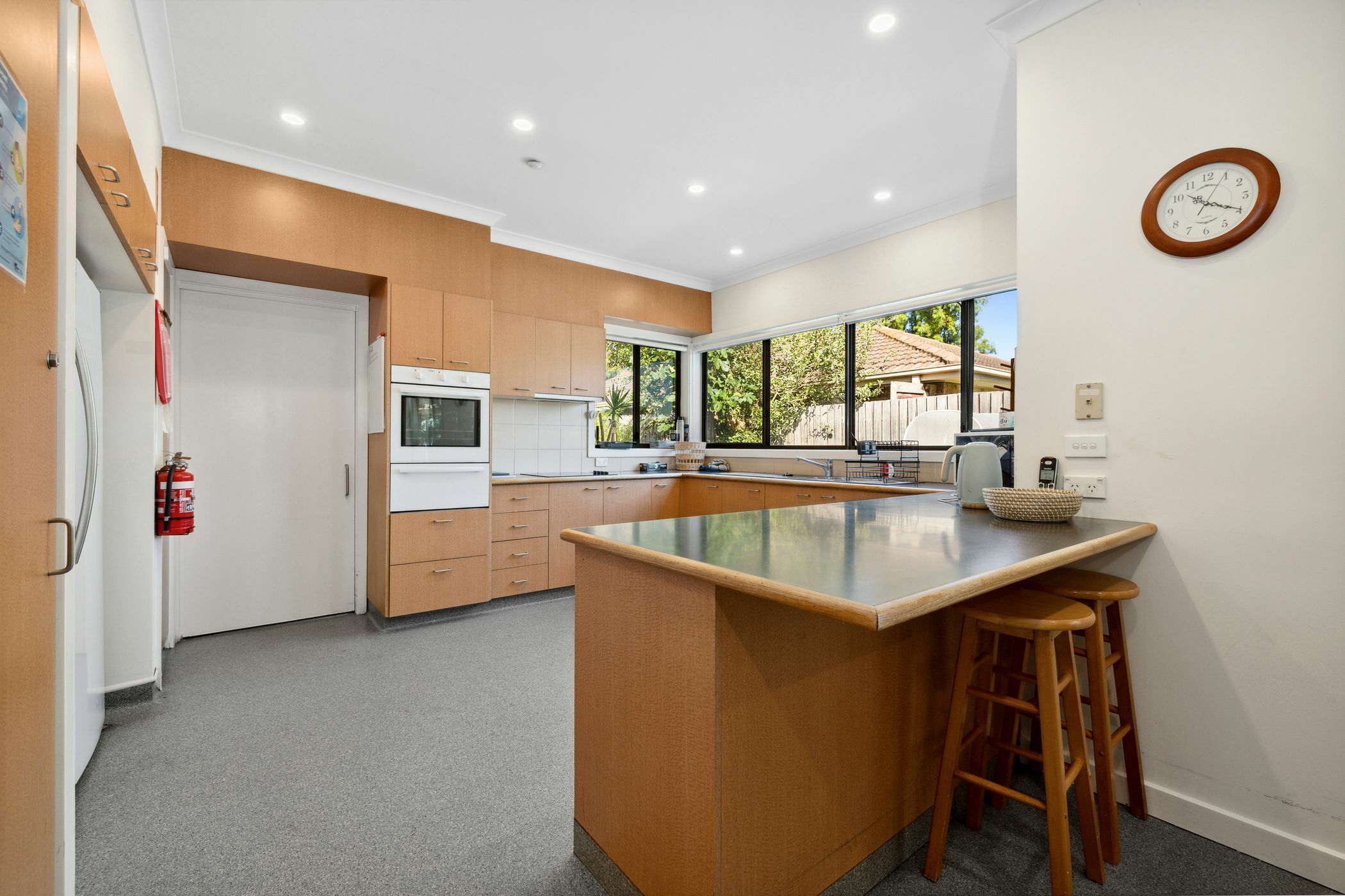 Welcoming home by the bay — Home image 9